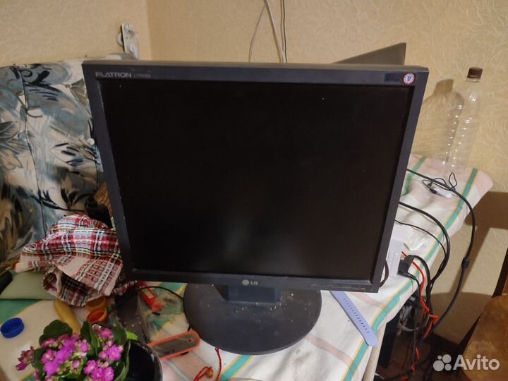 Монитор LG 4:3 60герц