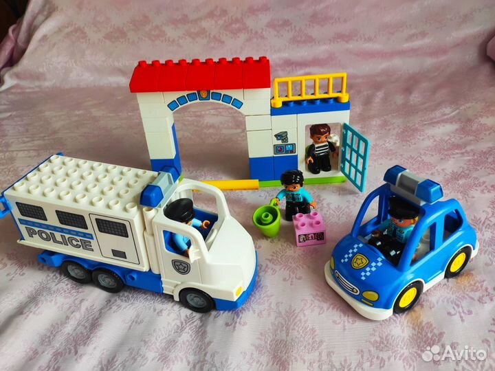 Lego duplo полицейский участок