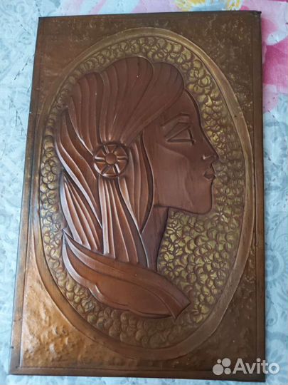 Панно чеканка девушка