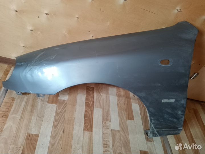 Крыло переднее левое