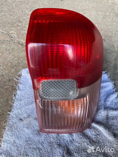Фонарь правый Toyota Rav 4 xa20