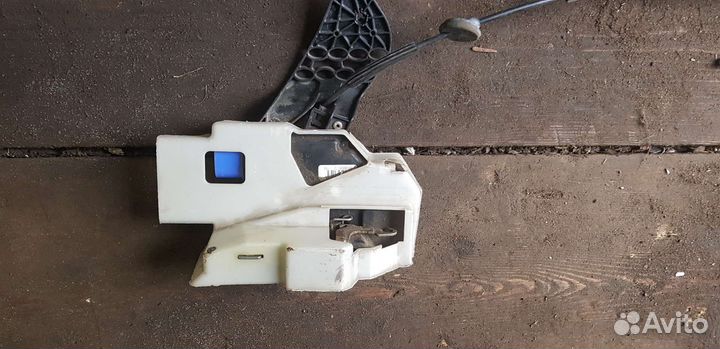 Замок задний левый Порш Каен 955/957 cayenne