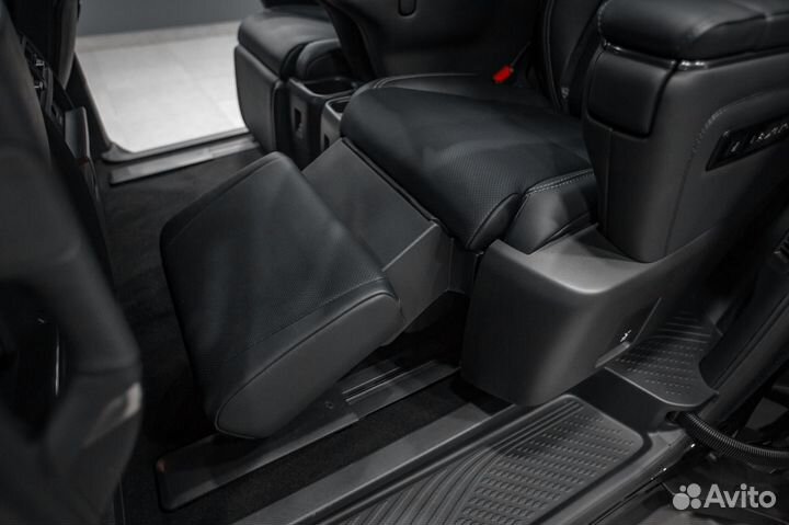 Lexus LM 2.5 CVT, 2024, 30 км