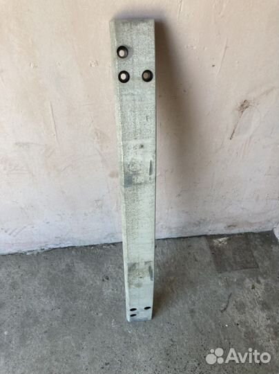 Усилитель переднего бампера тойота альтеза