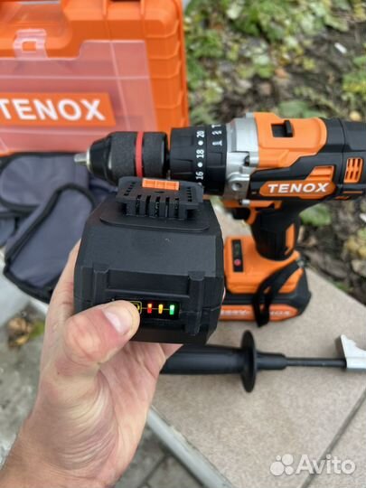 Шуруповерт для ледобура Tenox с чехлом