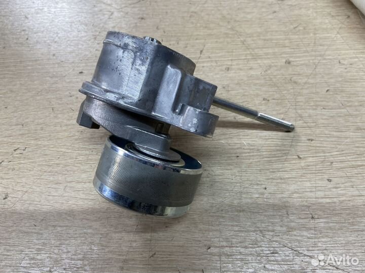 Натяжитель приводного ремня Toyota Highlander 70