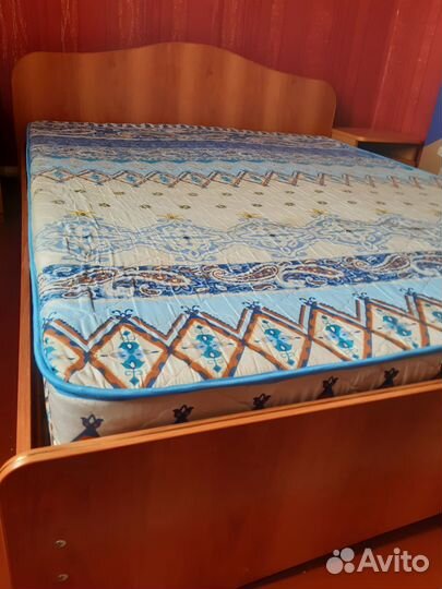 Кровать двухспальная с матрасом бу 160 200
