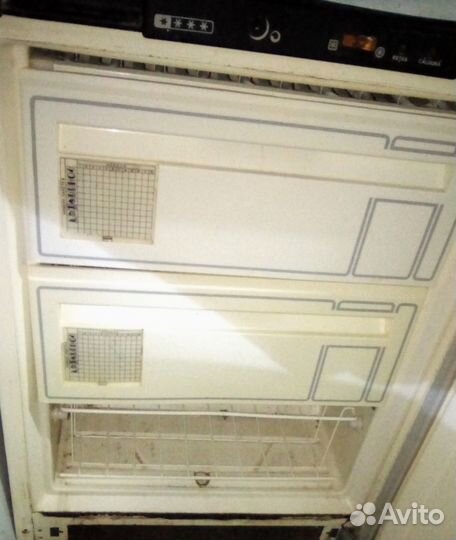 Невысокая морозильная камера-Гиочел