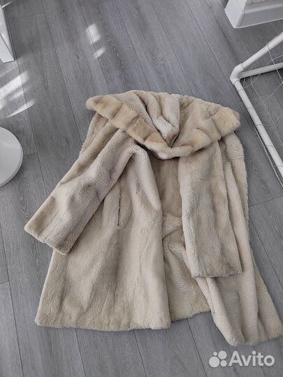 Шуба белая бобер