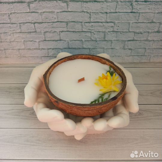 Свеча в кокосе