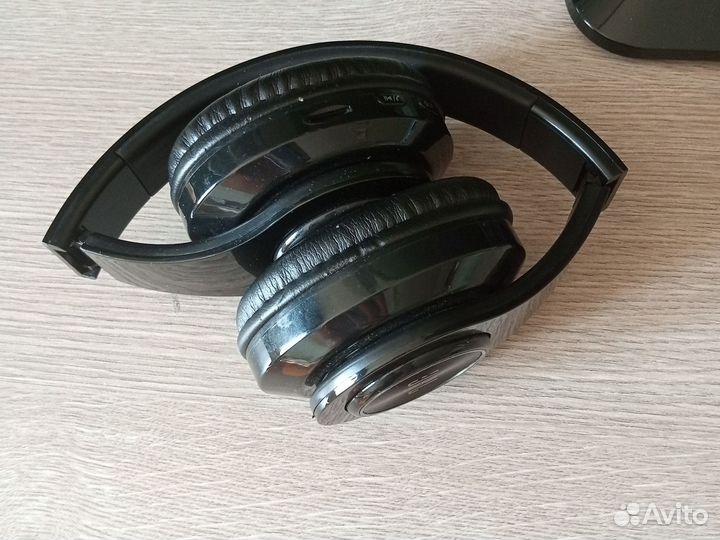 Беспроводные наушники jbl