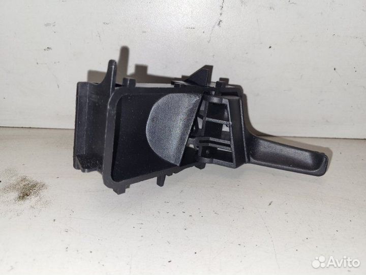 Ручка двери внутренняя правая Volkswagen Passat