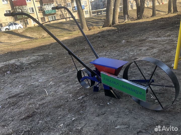 Сеялка ручная