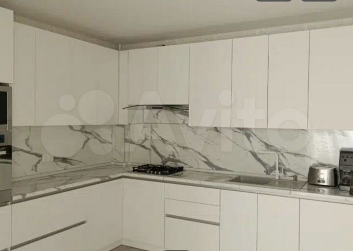 4-к. квартира, 145 м², 6/9 эт.