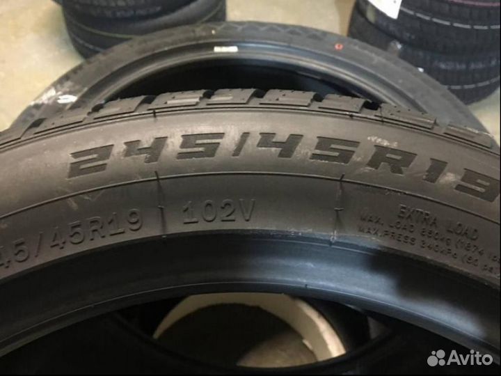 Windforce Snowblazer UHP 245/45 R19 102V