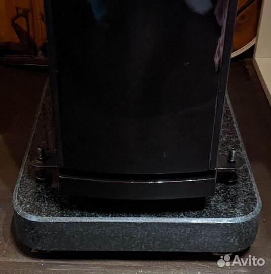 Мраморная плита под музыкальную систему