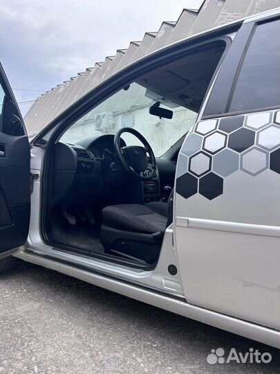 Ford Mondeo 2.0 МТ, 2001, 200 000 км