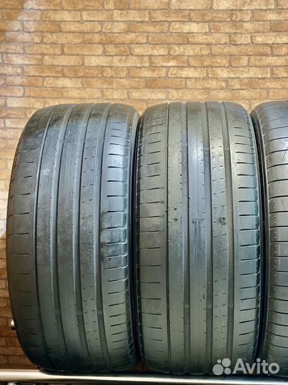 Yokohama Advan Sport V107 285/40 R22 и 325/35 R22 110Y