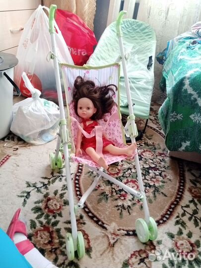 Коляска с куклой и кроватка металлические