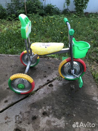 Детский трехколесный велосипед