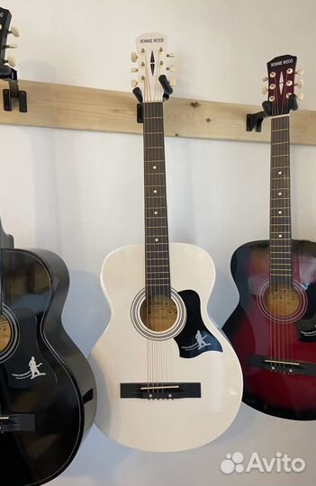 Акустическая гитара