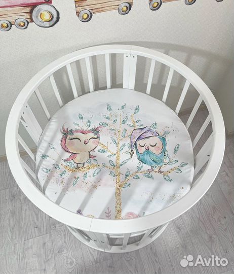 Новая простынь на резинке в круглую кроватку