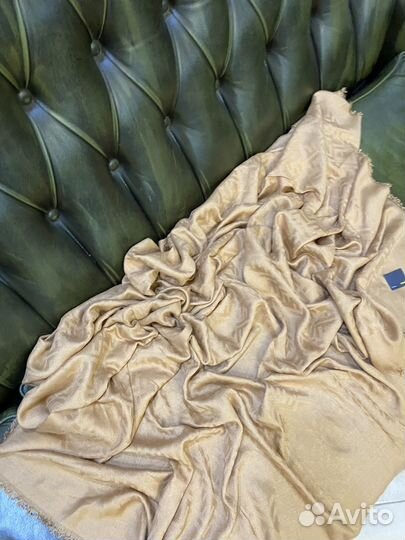 Огромный платок шаль Fendi 140 см Италия