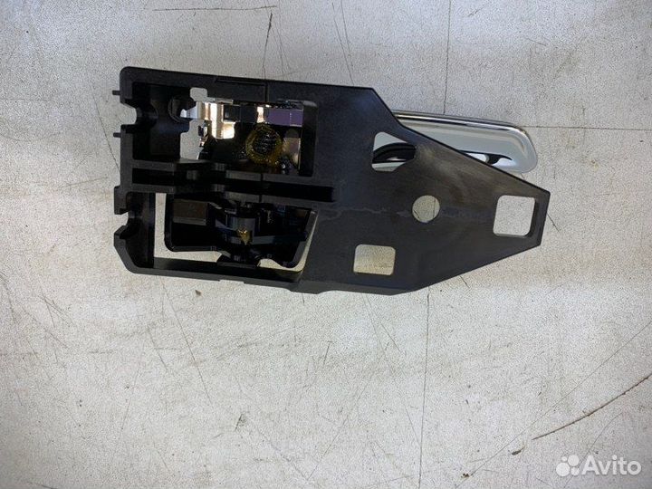 Ручка двери внутренняя передняя левая Toyota Rav4