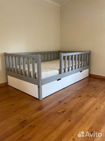 Детская кровать из бука