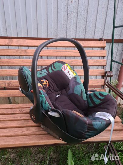 Продам детское автокресло, возраст 0+