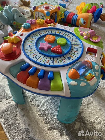 Развивающий музыкальный столик chicco для малышей