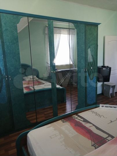 Дом 200 м² на участке 8 сот.