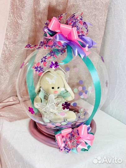 Игрушка в кристальном шаре