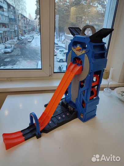 Hot Wheels Сити Мега Гараж