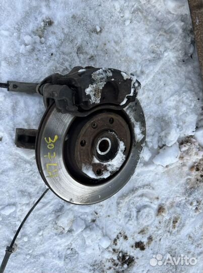 Поворотный кулак Peugeot 307 c4