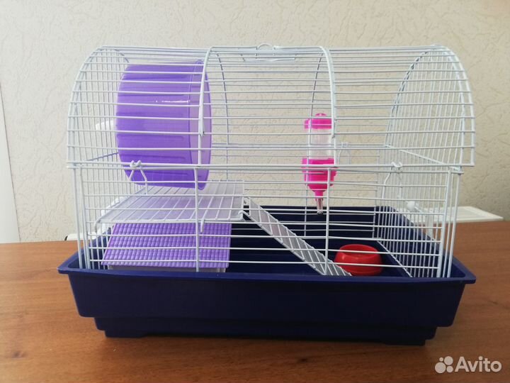 Клетки, колеса, домик и кормушки для хомяка и птиц