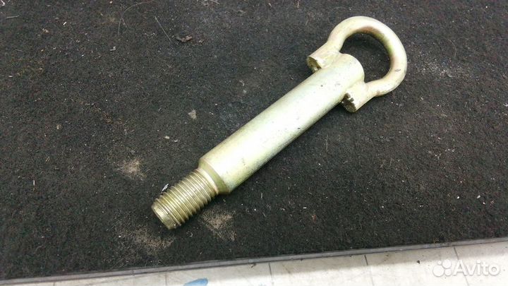 Крюк буксировочный на Mazda 3 1