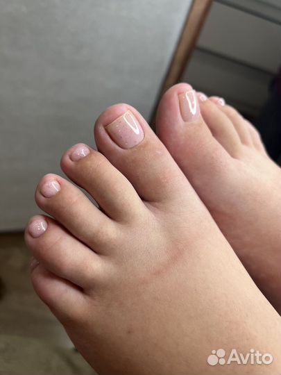 Модель на маникюр педикюр