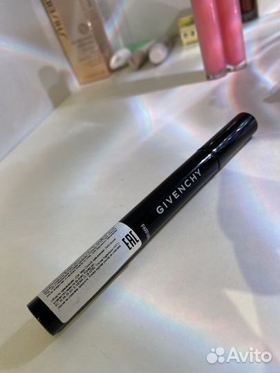 Givenchy тональный корректор