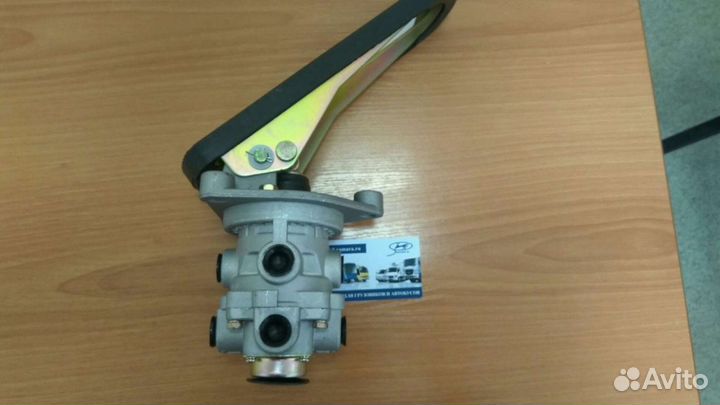 Педаль тормоза (кран тормозной главный) Hyundai HD