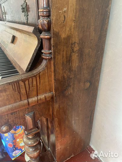 Антикварное пианино