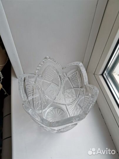 Хрустальная ваза