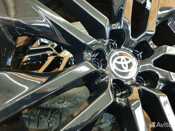 Комплект оригинальных колес r19 для Toyota RAV 4