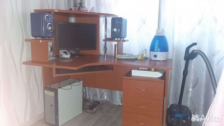 Компьютерный стол