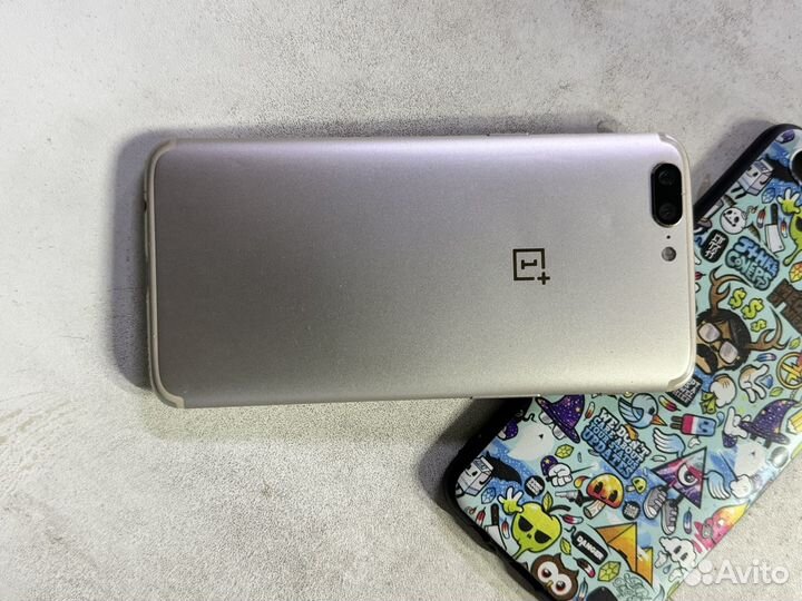 OnePlus 5, 6/64 ГБ