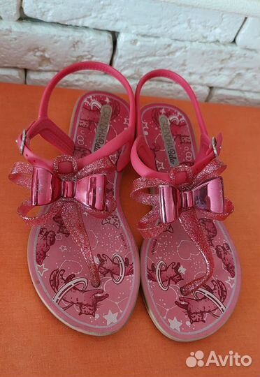 Сандалии для девочки