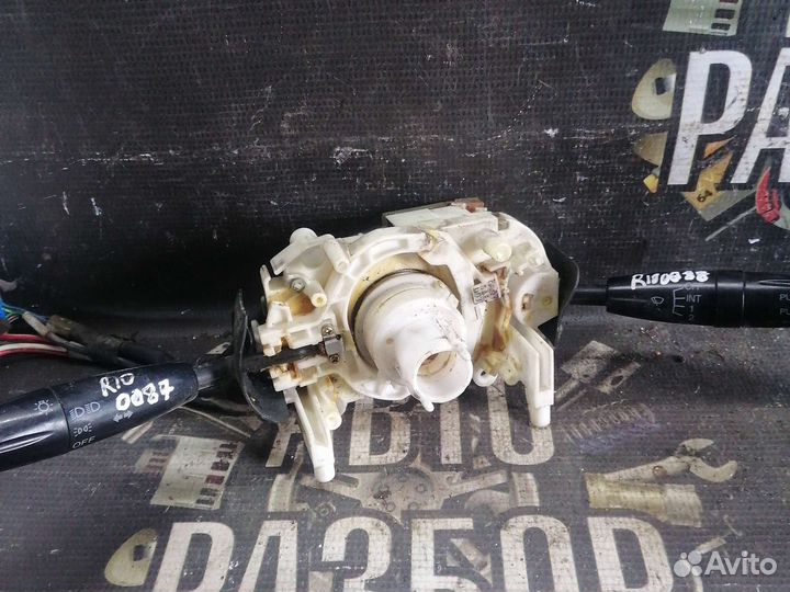 Подрулевой переключатель Kia Rio 1