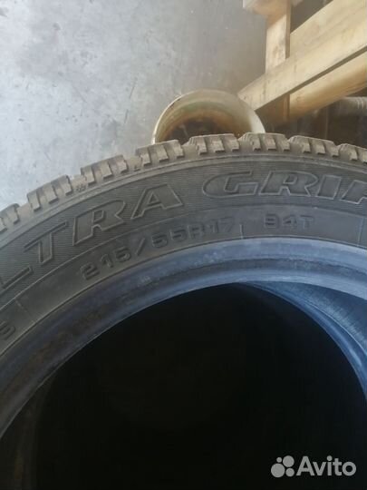 Goodyear UltraGrip 500 215/55 R17 94T