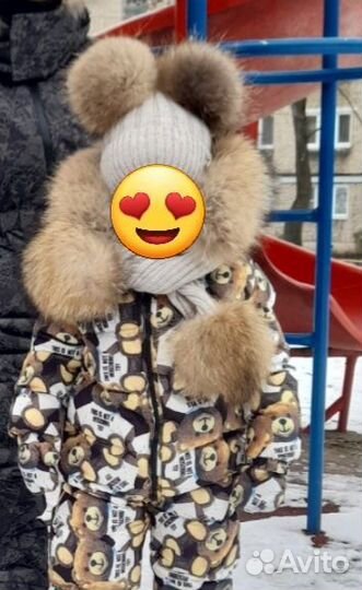 Детская шапка с натуральным понпонами