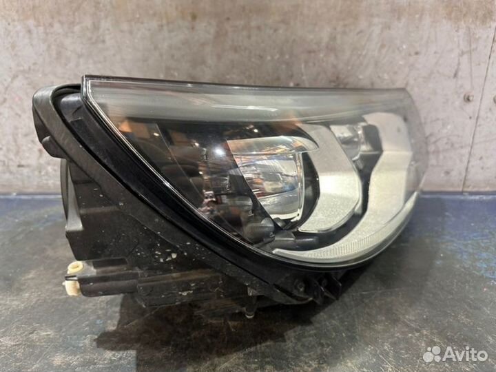 Фара ксенон правая Volkswagen Tiguan NF